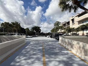 9001 SW 94th St 208, Miami FL 33176