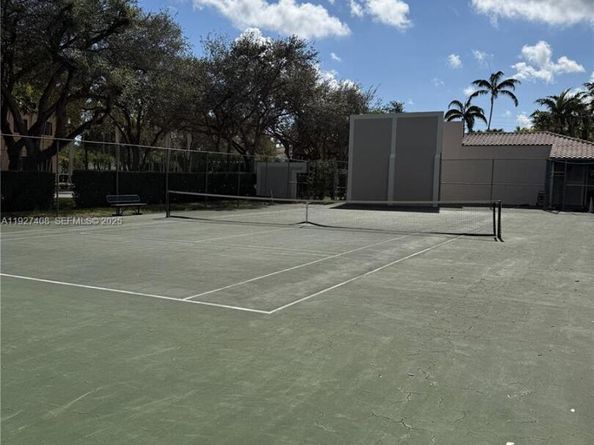 9001 SW 94th St 208, Miami FL 33176