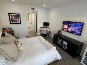 9001 SW 94th St 208, Miami FL 33176