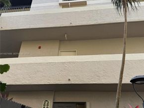 9001 SW 94th St 208, Miami FL 33176