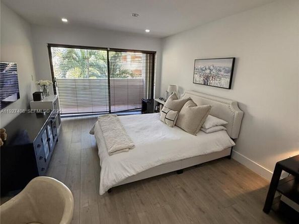 9001 SW 94th St 208, Miami FL 33176