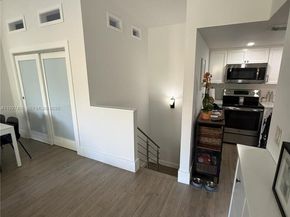 9001 SW 94th St 208, Miami FL 33176