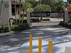 9001 SW 94th St 208, Miami FL 33176