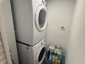 9001 SW 94th St 208, Miami FL 33176