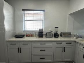 991 E 47th St, Hialeah FL 33013