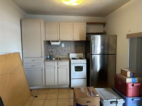 991 E 47th St, Hialeah FL 33013