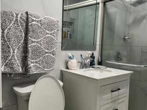 991 E 47th St, Hialeah FL 33013