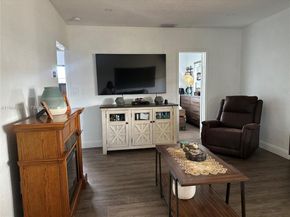 991 E 47th St, Hialeah FL 33013