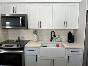 991 E 47th St, Hialeah FL 33013