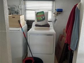 991 E 47th St, Hialeah FL 33013