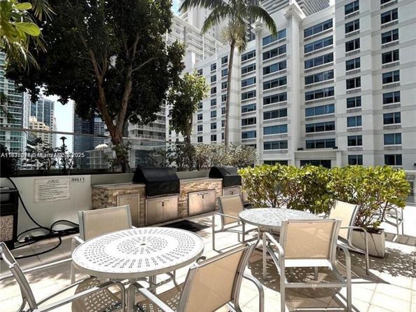 1111 SW 1st Ave 2823N, Miami FL 33130