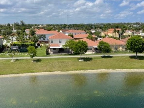 10145 NW 9th St Cir 7502, Miami FL 33172