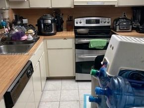 10145 NW 9th St Cir 7502, Miami FL 33172