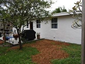 630 NE 165th St, Miami FL 33162