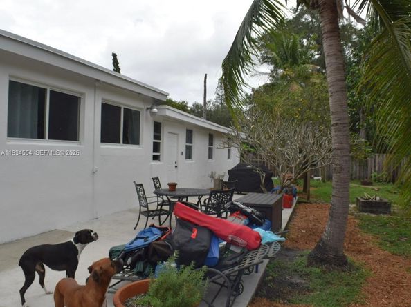 630 NE 165th St, Miami FL 33162