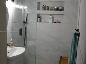 630 NE 165th St, Miami FL 33162