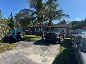 630 NE 165th St, Miami FL 33162
