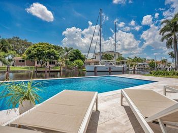 1004 Guava Isle