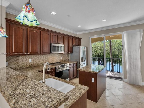 2891 S Greenleaf Cir, Boynton Beach FL 33426