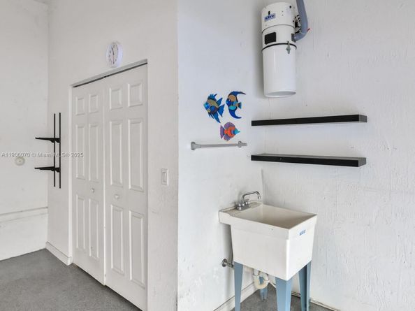 2891 S Greenleaf Cir, Boynton Beach FL 33426