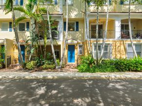 2891 S Greenleaf Cir, Boynton Beach FL 33426