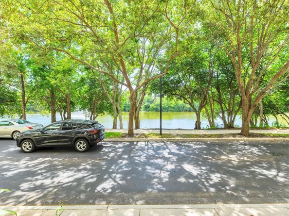 2891 S Greenleaf Cir, Boynton Beach FL 33426