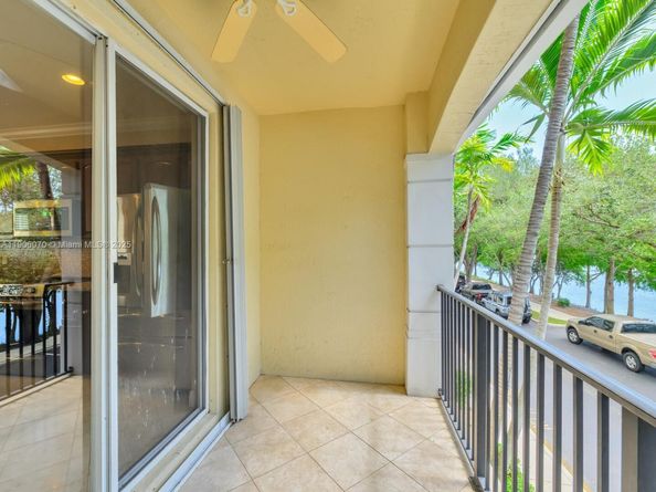 2891 S Greenleaf Cir, Boynton Beach FL 33426