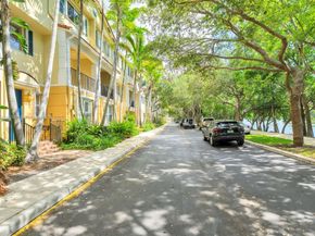 2891 S Greenleaf Cir, Boynton Beach FL 33426