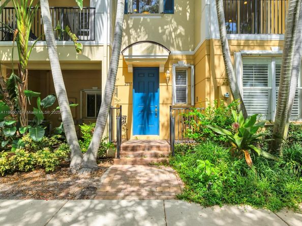 2891 S Greenleaf Cir, Boynton Beach FL 33426