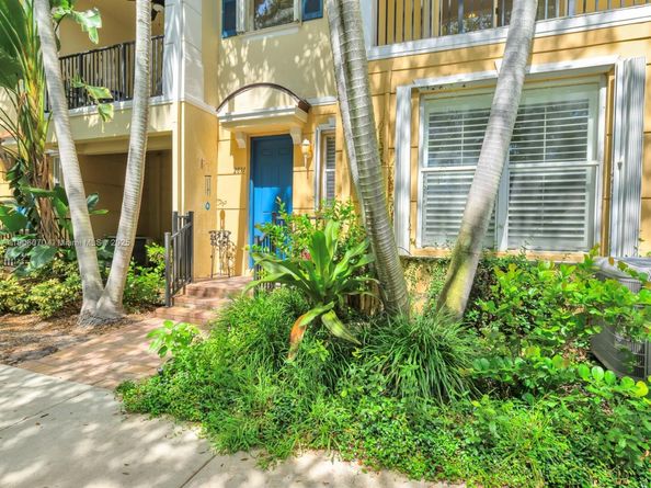 2891 S Greenleaf Cir, Boynton Beach FL 33426