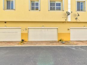 2891 S Greenleaf Cir, Boynton Beach FL 33426