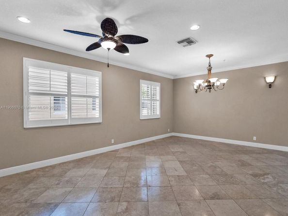 2891 S Greenleaf Cir, Boynton Beach FL 33426