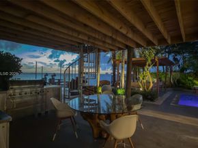 2440 N Shore Ter, Miami Beach FL 33141