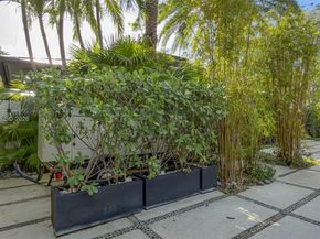 2440 N Shore Ter, Miami Beach FL 33141