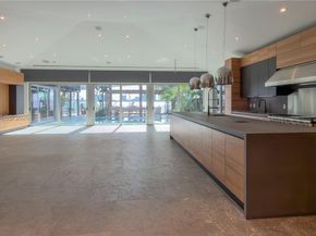 2440 N Shore Ter, Miami Beach FL 33141