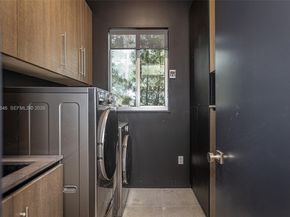 2440 N Shore Ter, Miami Beach FL 33141