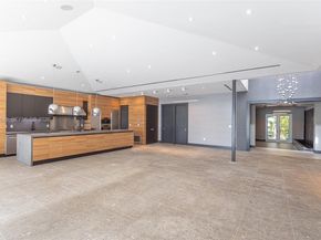 2440 N Shore Ter, Miami Beach FL 33141