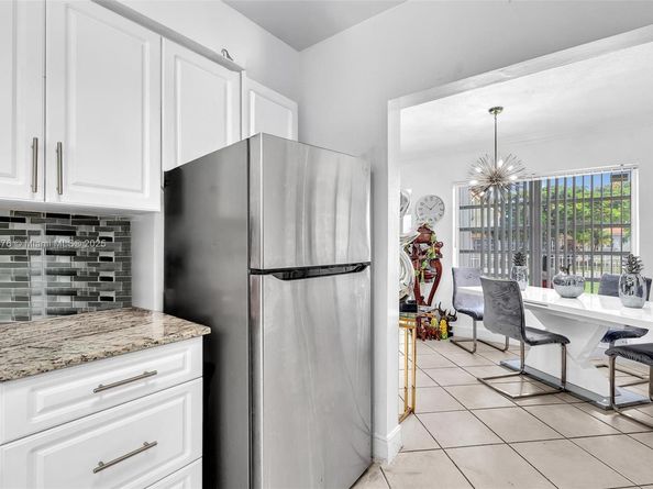 590 W 39th St, Hialeah FL 33012