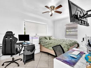 590 W 39th St, Hialeah FL 33012