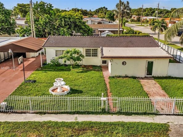 590 W 39th St, Hialeah FL 33012