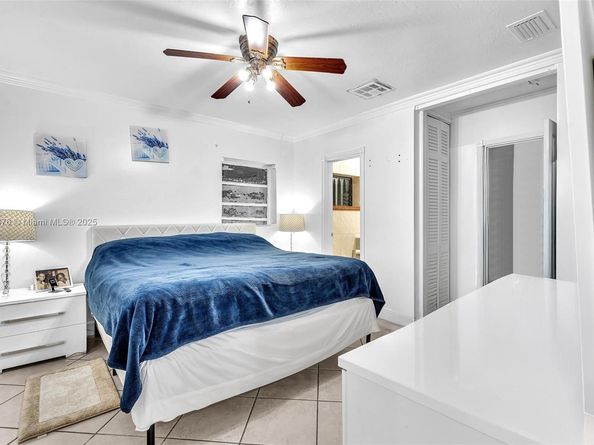 590 W 39th St, Hialeah FL 33012