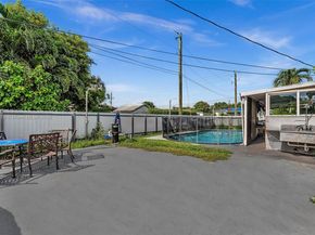 590 W 39th St, Hialeah FL 33012
