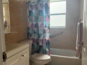 2850 Somerset Dr 202L, Lauderdale Lakes FL 33311