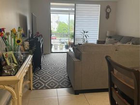 2850 Somerset Dr 202L, Lauderdale Lakes FL 33311