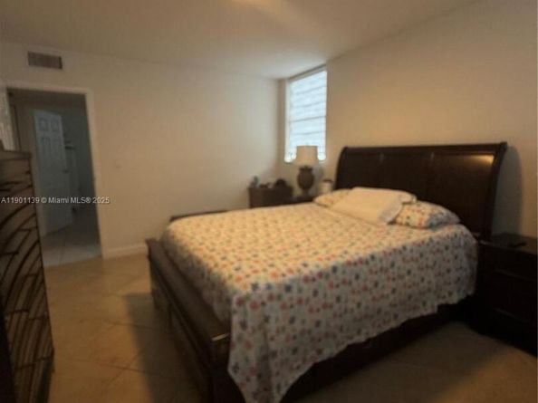 2850 Somerset Dr 202L, Lauderdale Lakes FL 33311