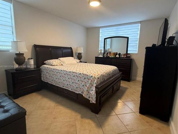 2850 Somerset Dr 202L, Lauderdale Lakes FL 33311