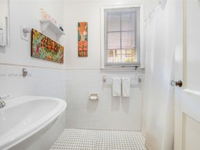 111 Salamanca Ave, Coral Gables FL 33134