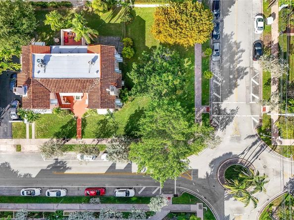 111 Salamanca Ave, Coral Gables FL 33134