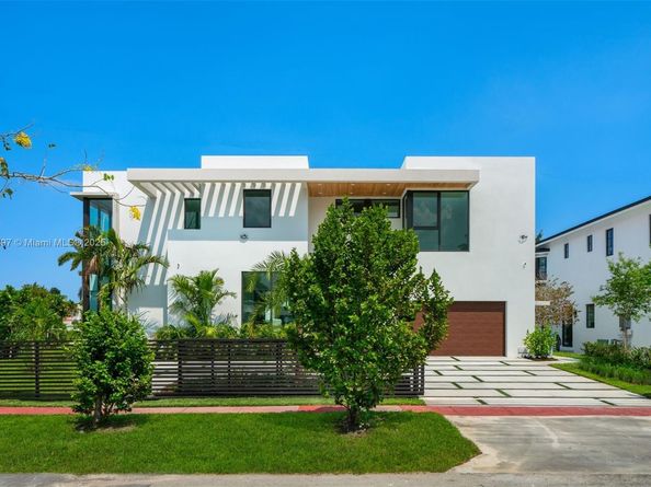 4425 Adams Ave, Miami Beach FL 33140