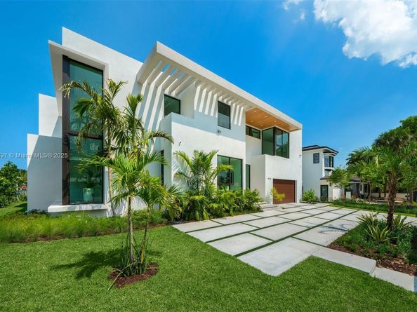 4425 Adams Ave, Miami Beach FL 33140